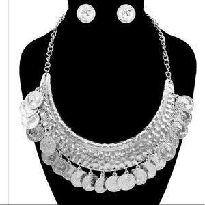 🌼Aussie Silver coin necklace set . *NWT*
